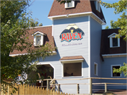 16-HolidayWorld