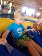 32-HolidayWorld
