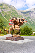 0844_51-Troll-Path
