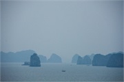 02-HaLongSailIn