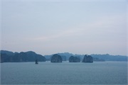 04-HaLongSailIn
