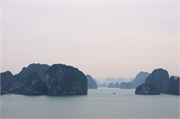 09-HaLongSailIn