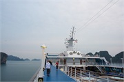 10-HaLongSailIn