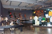 043-27-H-D_Museum_Milwaukee