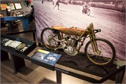 045-29-H-D_Museum_Milwaukee