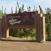 01-DaltonHwyArcticCircle