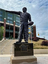 005_Curly-Lambeau