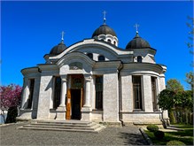 13-Churchi-Monastery