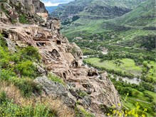15-Vardzia