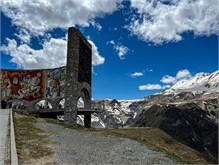 06-Friendship-Monument