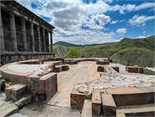 14-Garni-Temple