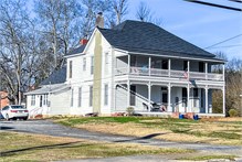 7-TheBarrowHouse