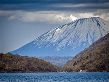 007-Lake-Toya