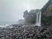 006-Jeongbang-Waterfall