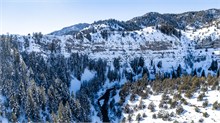 06-Snow_Logan_Pass